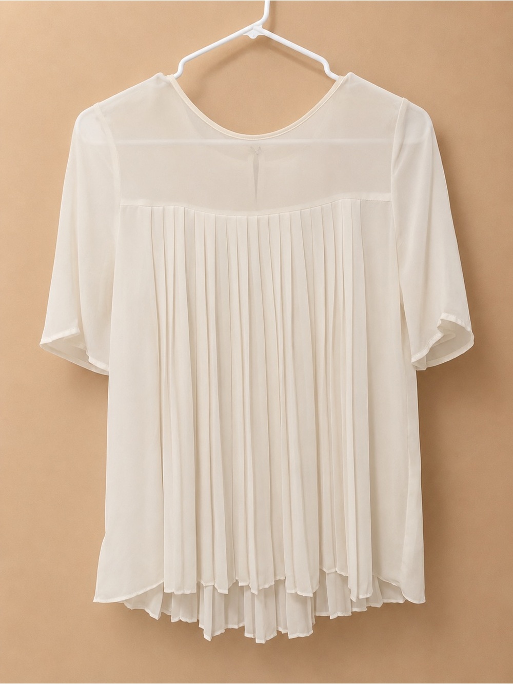 BCBGeneration Cream Pleated Chiffon Short-Sleeve Blouse